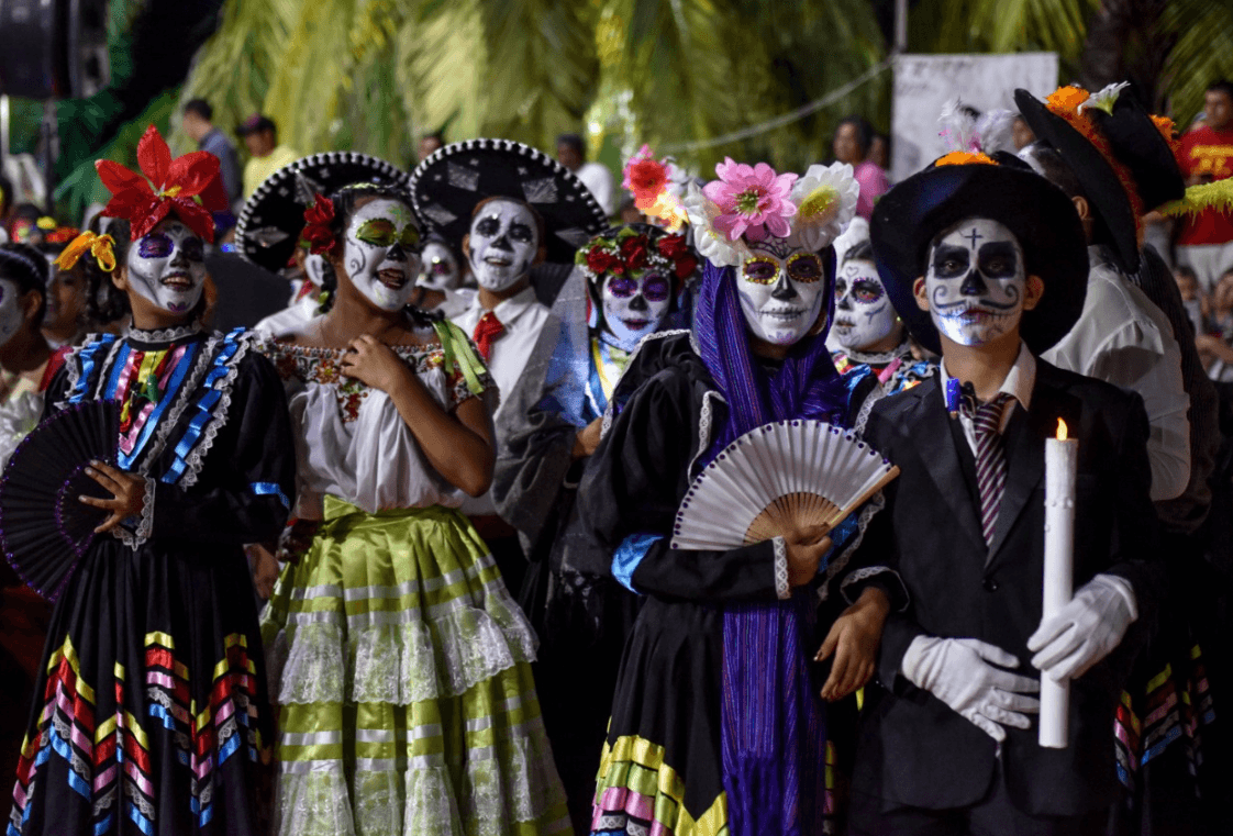 El día de muertos se vive en Zihuatanejo de Azueta: Tradiciones y celebraciones en Guerrero