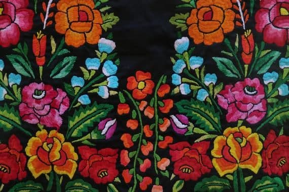 El bordado de huipiles en la costa de Guerrero: tradición viva en Zihuatanejo